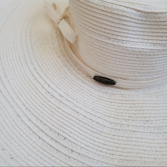 White Straw Beach Hat - Picture 4 of 5